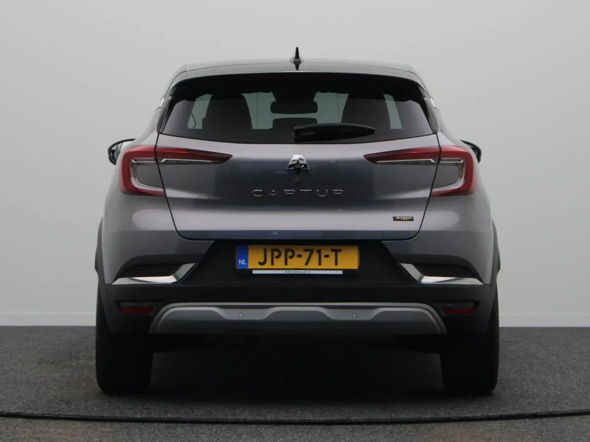 E-Tech Hybrid 145pk Techno | Led | Half leder | Apple carplay & Android auto | achteruitrij camera |