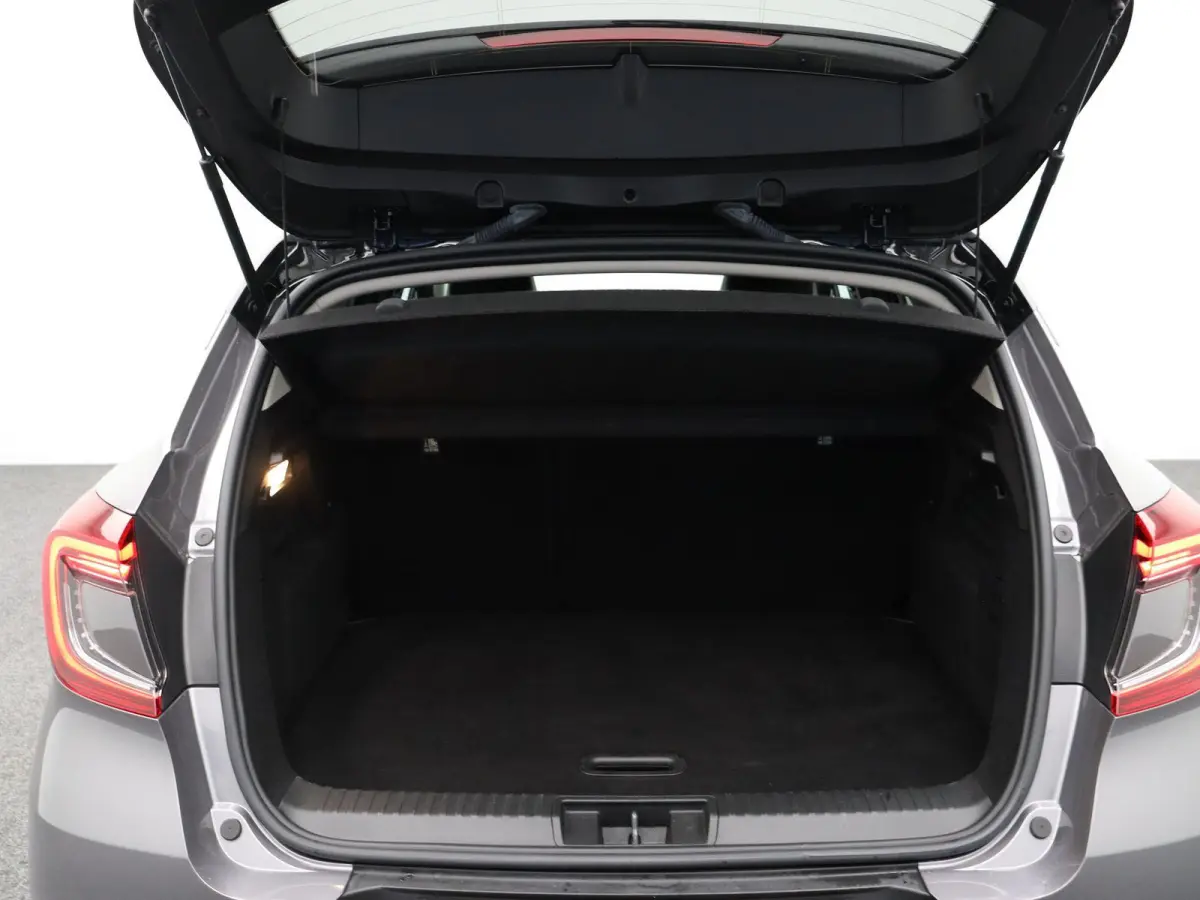 E-Tech Hybrid 145pk Techno | Led | Half leder | Apple carplay & Android auto | achteruitrij camera |
