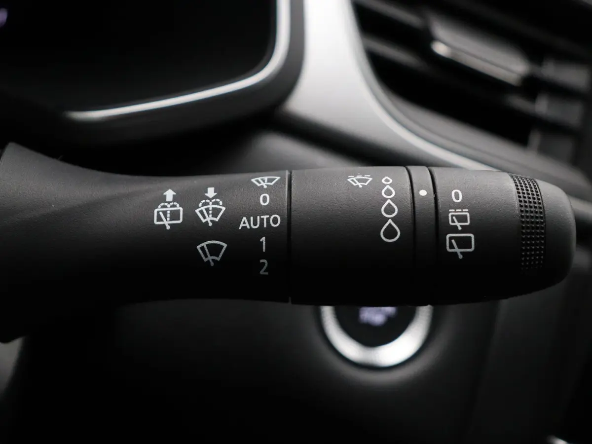 E-Tech Hybrid 145pk Techno | Led | Half leder | Apple carplay & Android auto | achteruitrij camera |