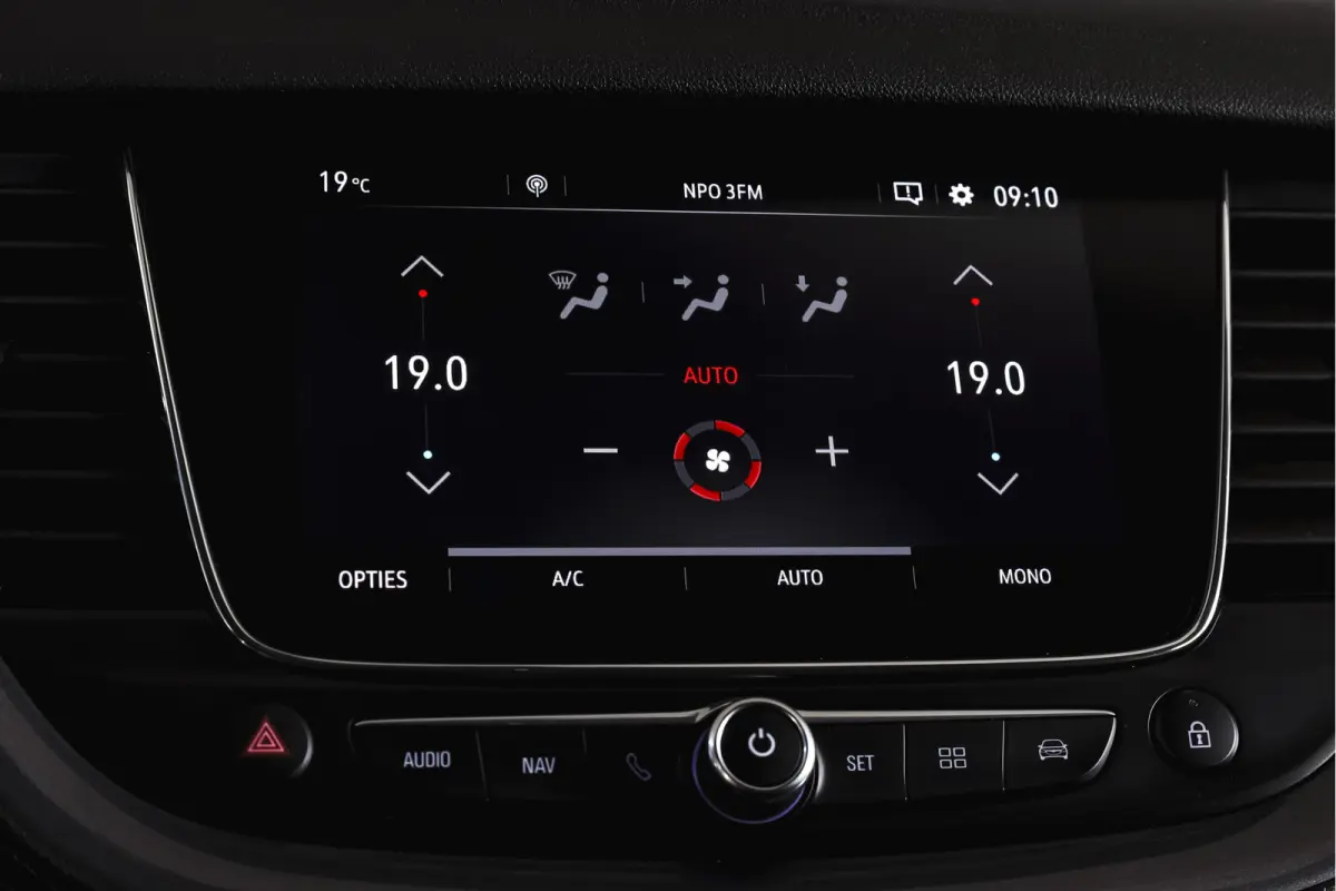 1.2 Turbo 130 PK Innovation - Automaat Org. NL. | Afn. Trekhaak | Cruise | PDC | Camera | NAV + App. Connect | ECC | LED | LM 18" |