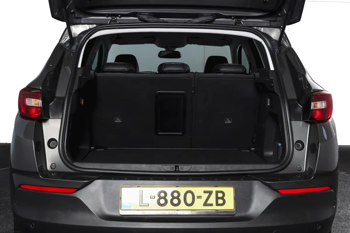 1.2 Turbo 130 PK Innovation - Automaat Org. NL. | Afn. Trekhaak | Cruise | PDC | Camera | NAV + App. Connect | ECC | LED | LM 18" |