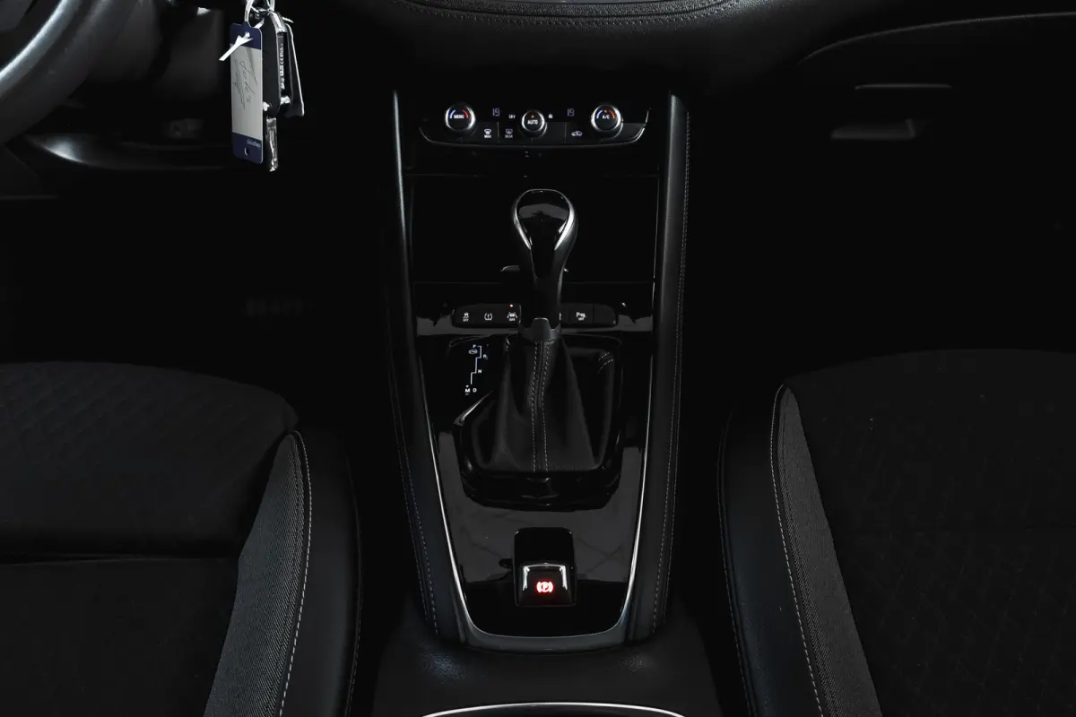 1.2 Turbo 130 PK Innovation - Automaat Org. NL. | Afn. Trekhaak | Cruise | PDC | Camera | NAV + App. Connect | ECC | LED | LM 18" |