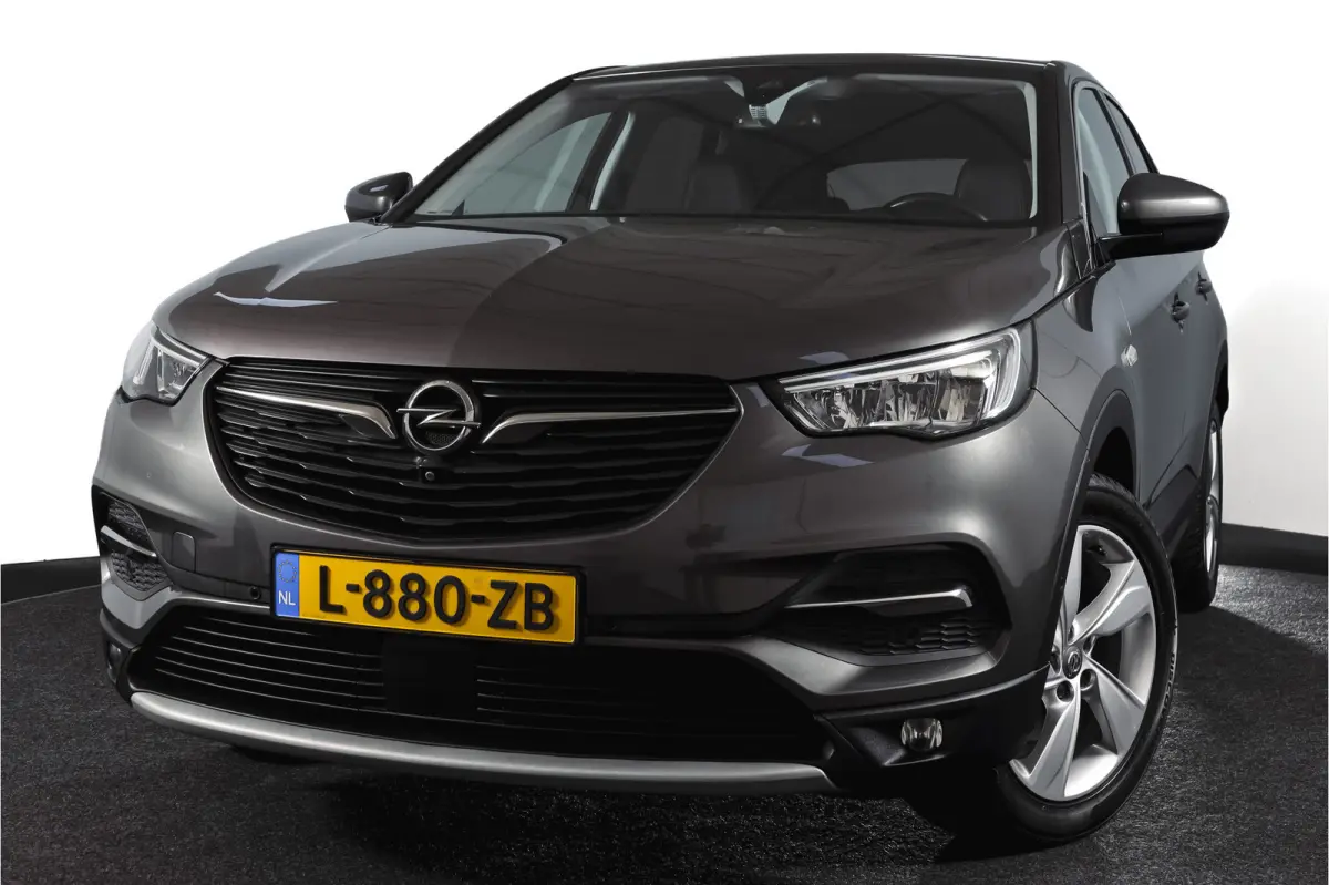 1.2 Turbo 130 PK Innovation - Automaat Org. NL. | Afn. Trekhaak | Cruise | PDC | Camera | NAV + App. Connect | ECC | LED | LM 18" |