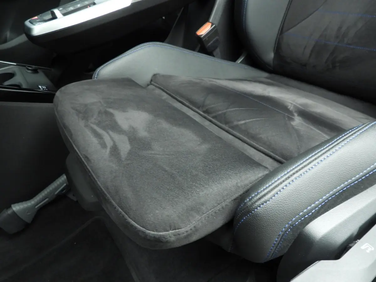 218i | M-Sportpakket | LED | Navigatie | Sportstoelen | Clima | PDC | DAB | Alu 17 inch