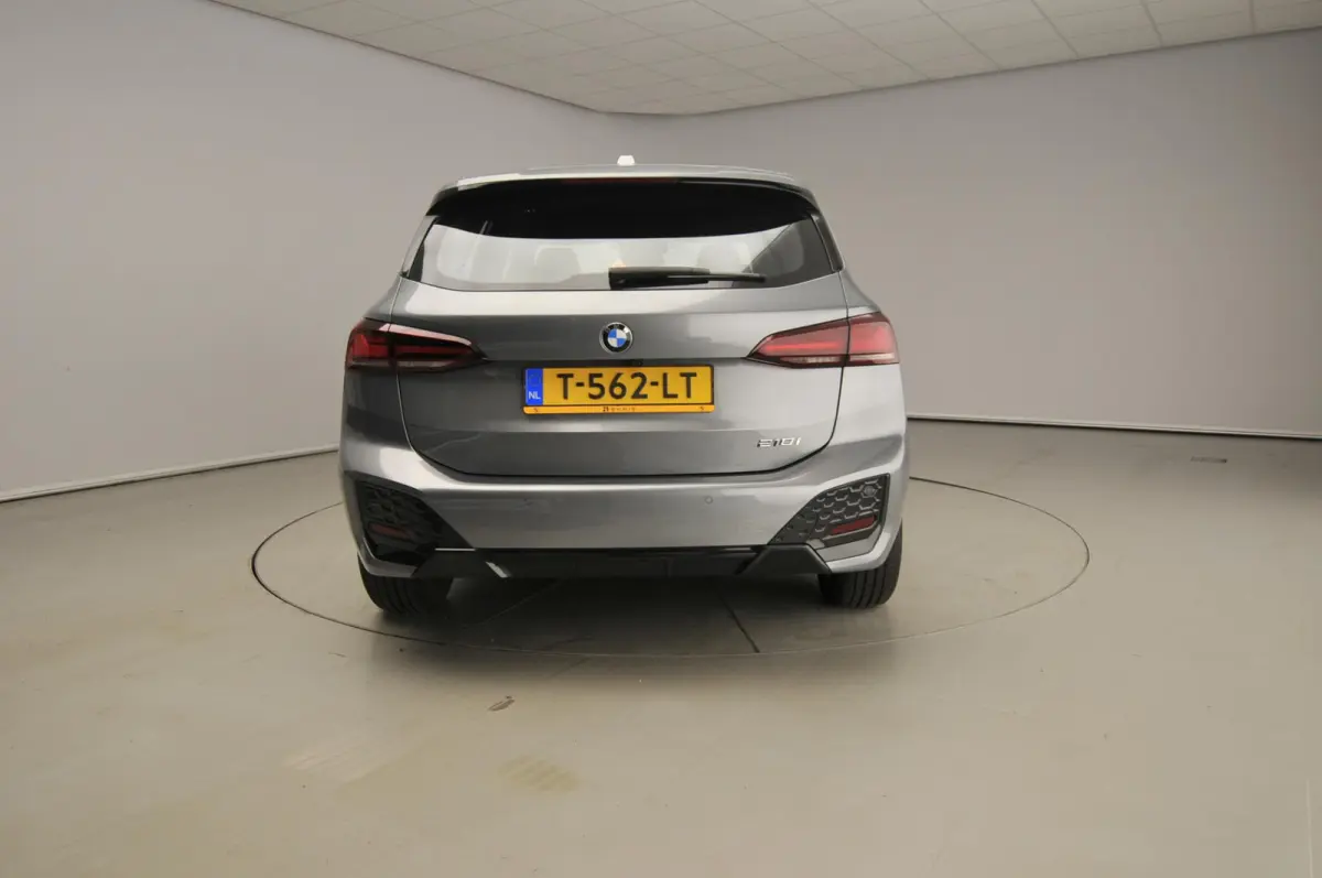 218i | M-Sportpakket | LED | Navigatie | Sportstoelen | Clima | PDC | DAB | Alu 17 inch