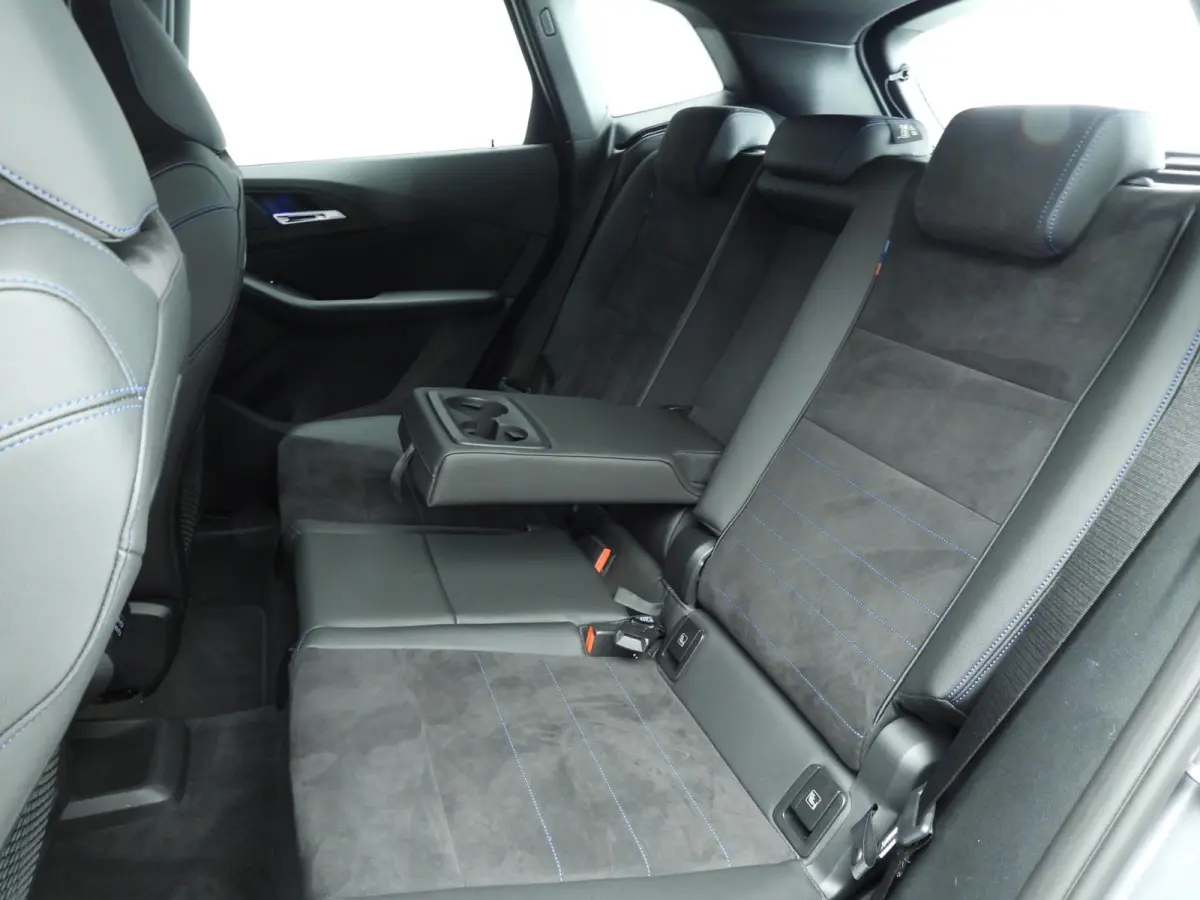 218i | M-Sportpakket | LED | Navigatie | Sportstoelen | Clima | PDC | DAB | Alu 17 inch