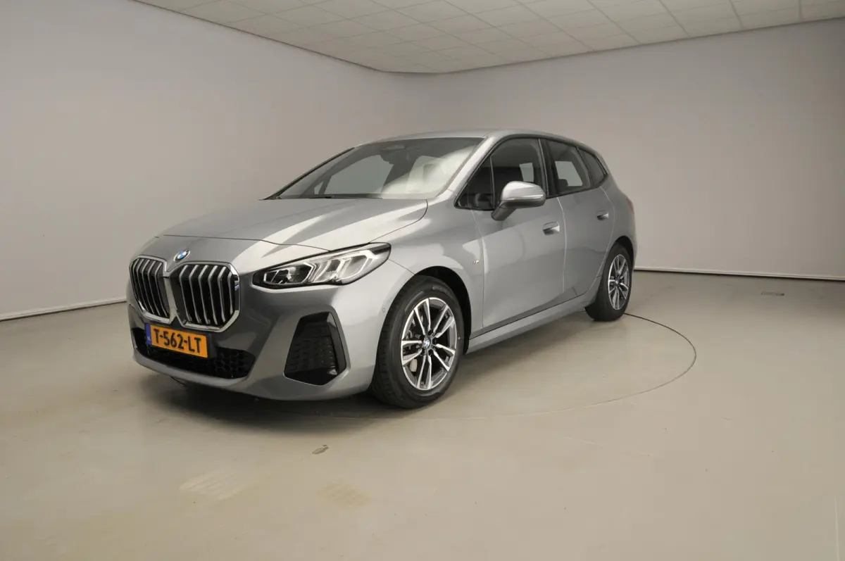218i | M-Sportpakket | LED | Navigatie | Sportstoelen | Clima | PDC | DAB | Alu 17 inch