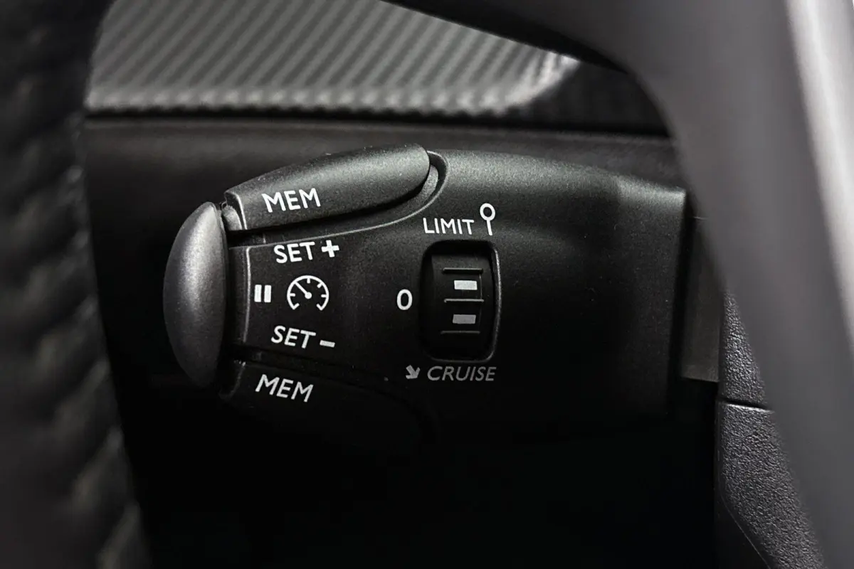 1.2 PureTech Allure Navigatie Camera Apple CarPlay 16"