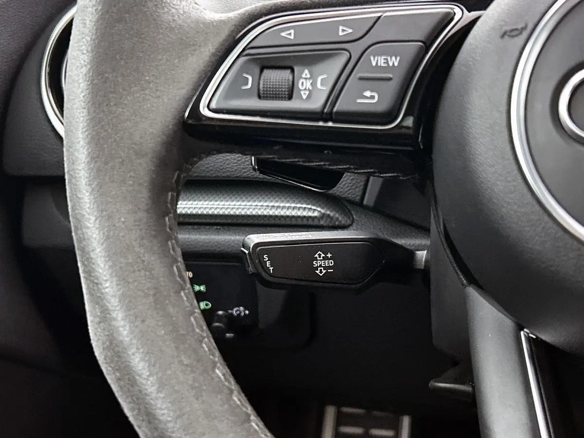 2.5 TFSI RS 3 quattro | Bang & Olufsen | Stoelverwarming | Parkeersensoren | Panoramadak | Climate Control |