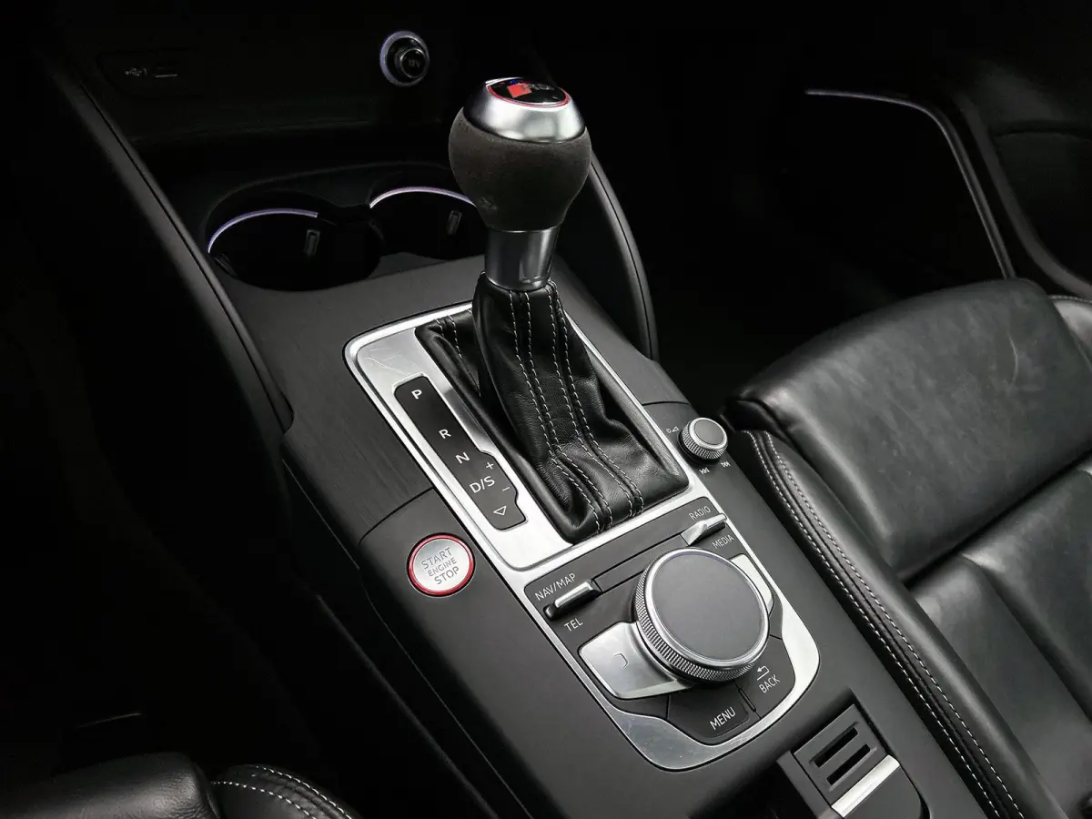 2.5 TFSI RS 3 quattro | Bang & Olufsen | Stoelverwarming | Parkeersensoren | Panoramadak | Climate Control |