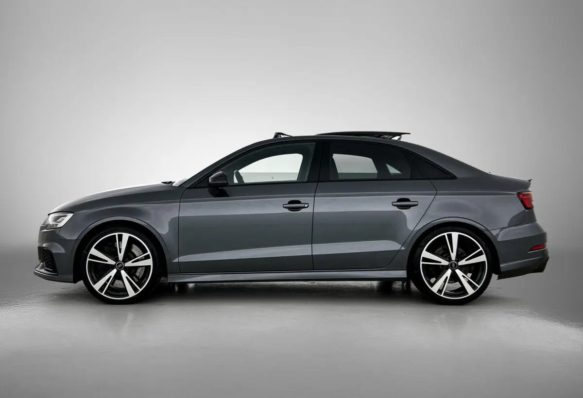 2.5 TFSI RS 3 quattro | Bang & Olufsen | Stoelverwarming | Parkeersensoren | Panoramadak | Climate Control |