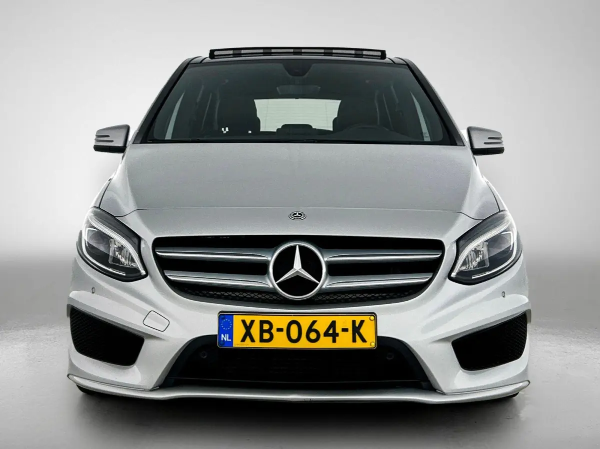 180 Business Solution AMG | Panoramadak | Achteruitrijcamera | Parkeersensoren | Stoelverwarming |