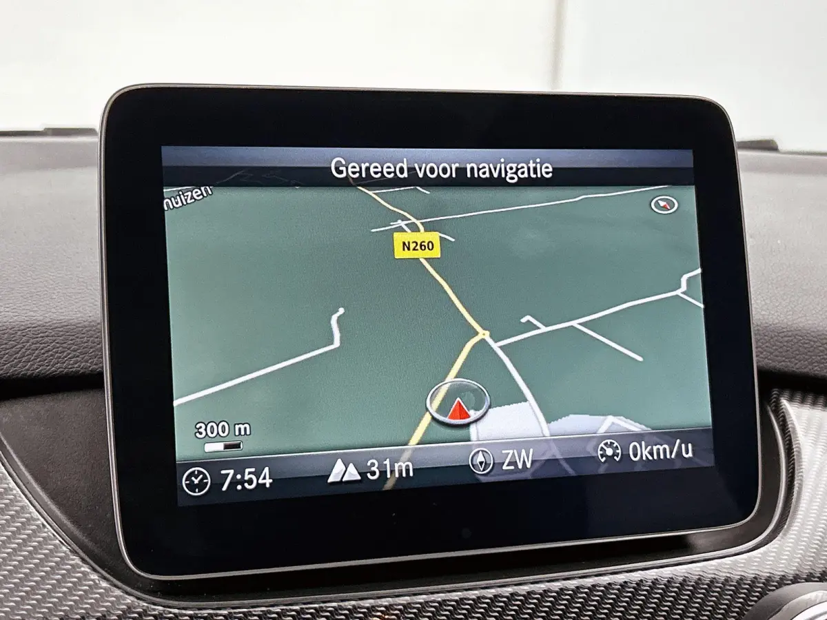 180 Business Solution AMG | Panoramadak | Achteruitrijcamera | Parkeersensoren | Stoelverwarming |