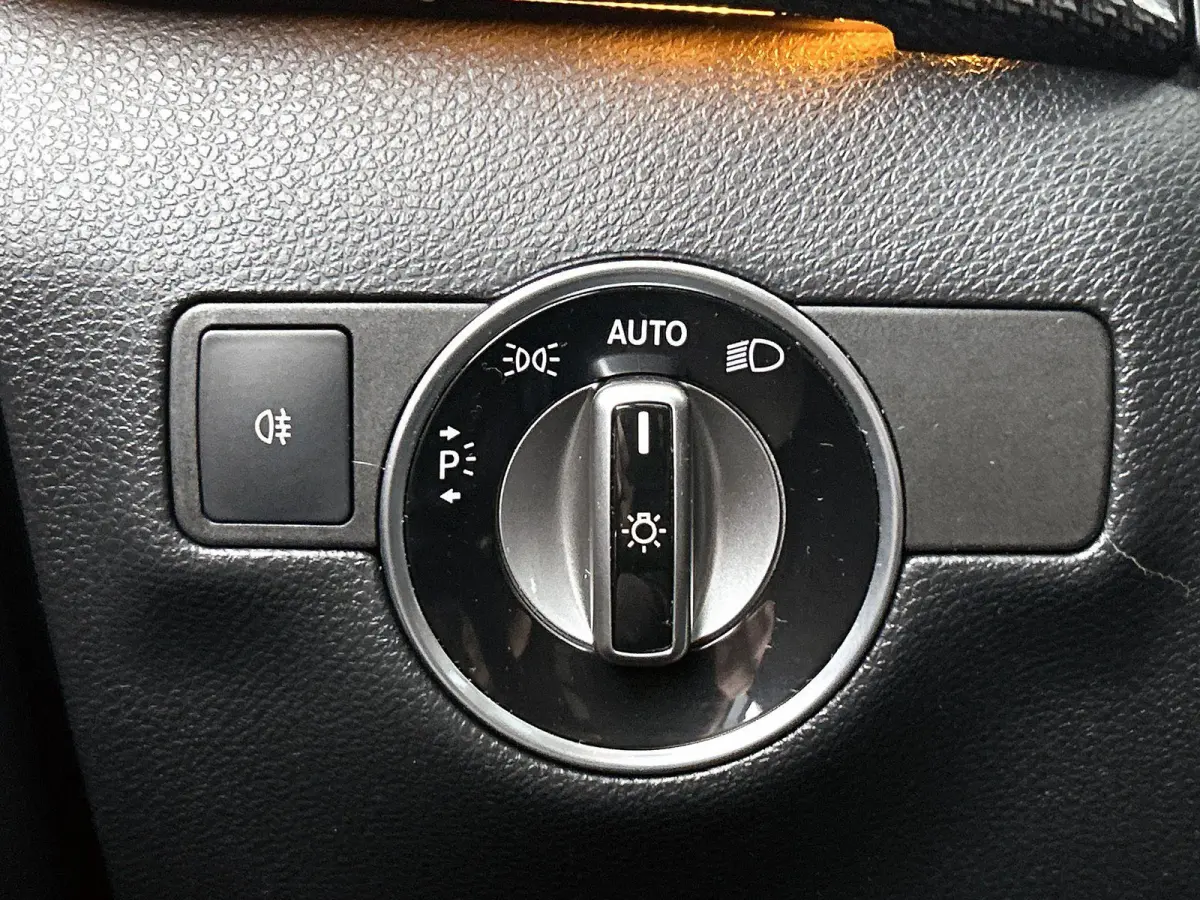 180 Business Solution AMG | Panoramadak | Achteruitrijcamera | Parkeersensoren | Stoelverwarming |