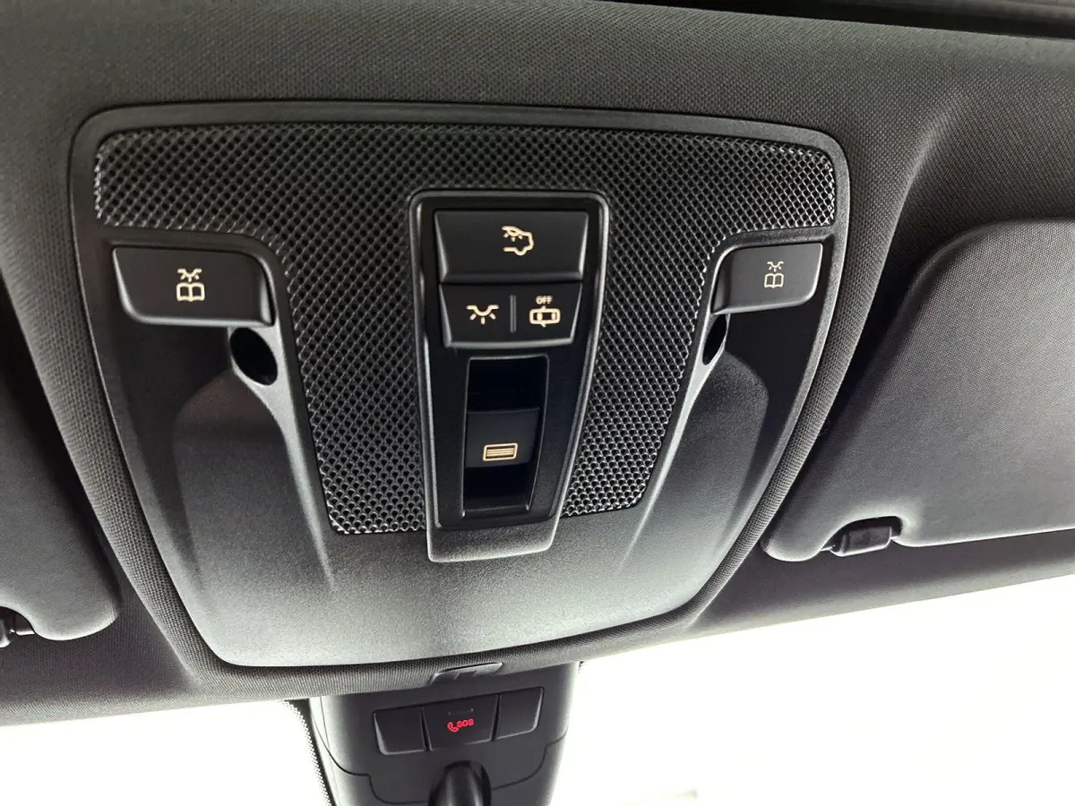 180 Business Solution AMG | Panoramadak | Achteruitrijcamera | Parkeersensoren | Stoelverwarming |