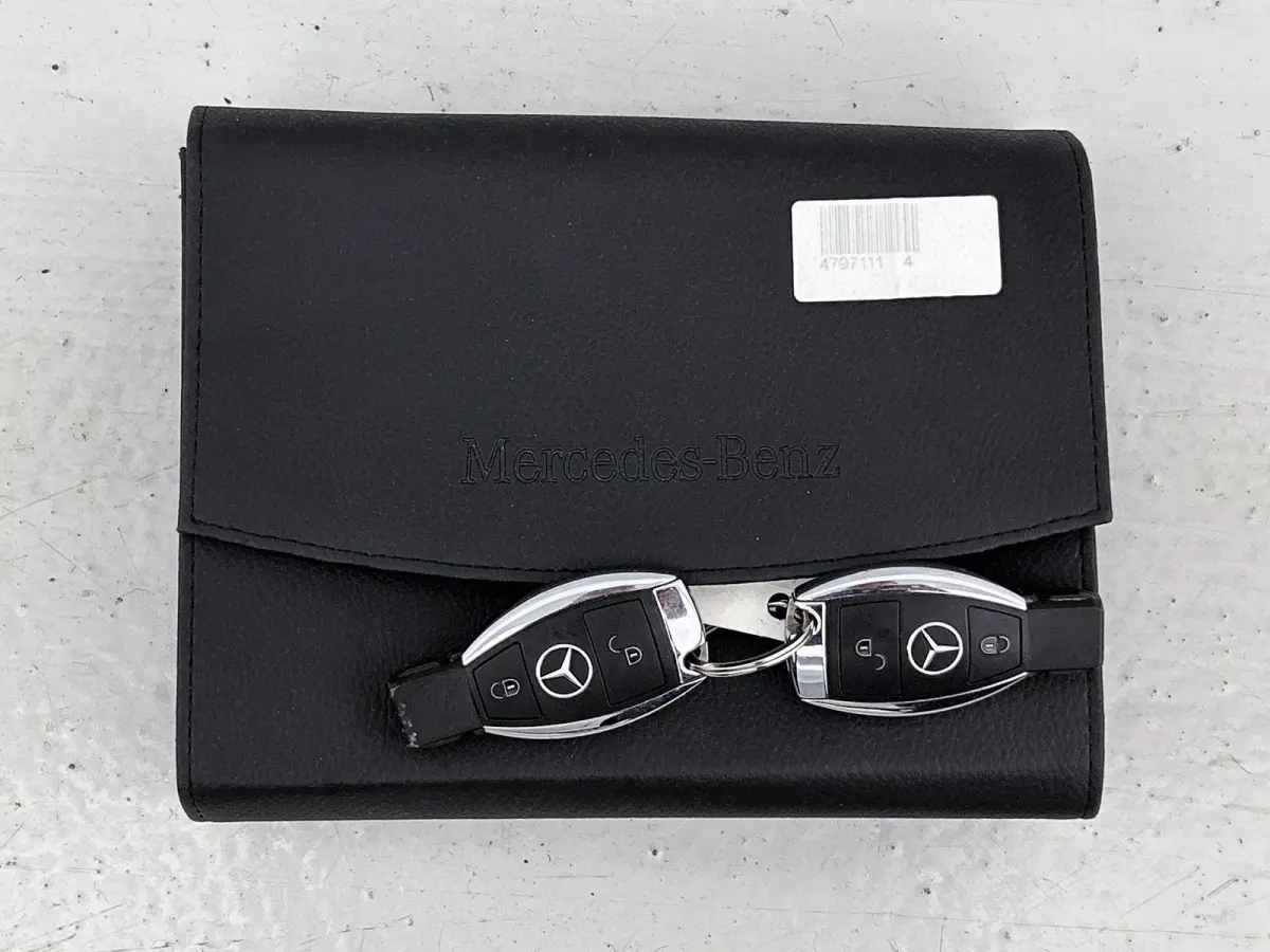 180 Business Solution AMG | Panoramadak | Achteruitrijcamera | Parkeersensoren | Stoelverwarming |