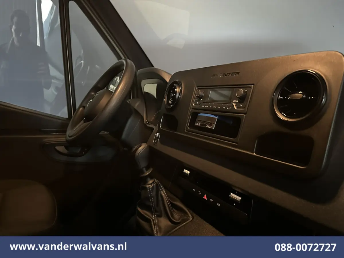 211 CDI 115pk L2H2 Euro6 Airco | Camera | Trekhaak | Bijrijdersbank Bluetooth Telefoonvoorbereiding