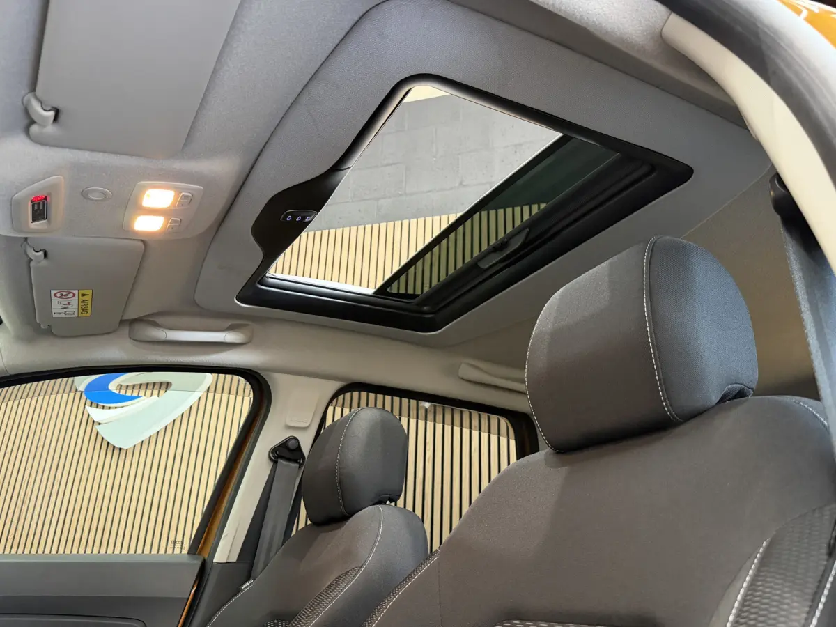 1.2 TCe Comfort Airco | Schuifdak | Cruise control | PDC | 17" | NAP | Volledig keurig netjes onderhouden!