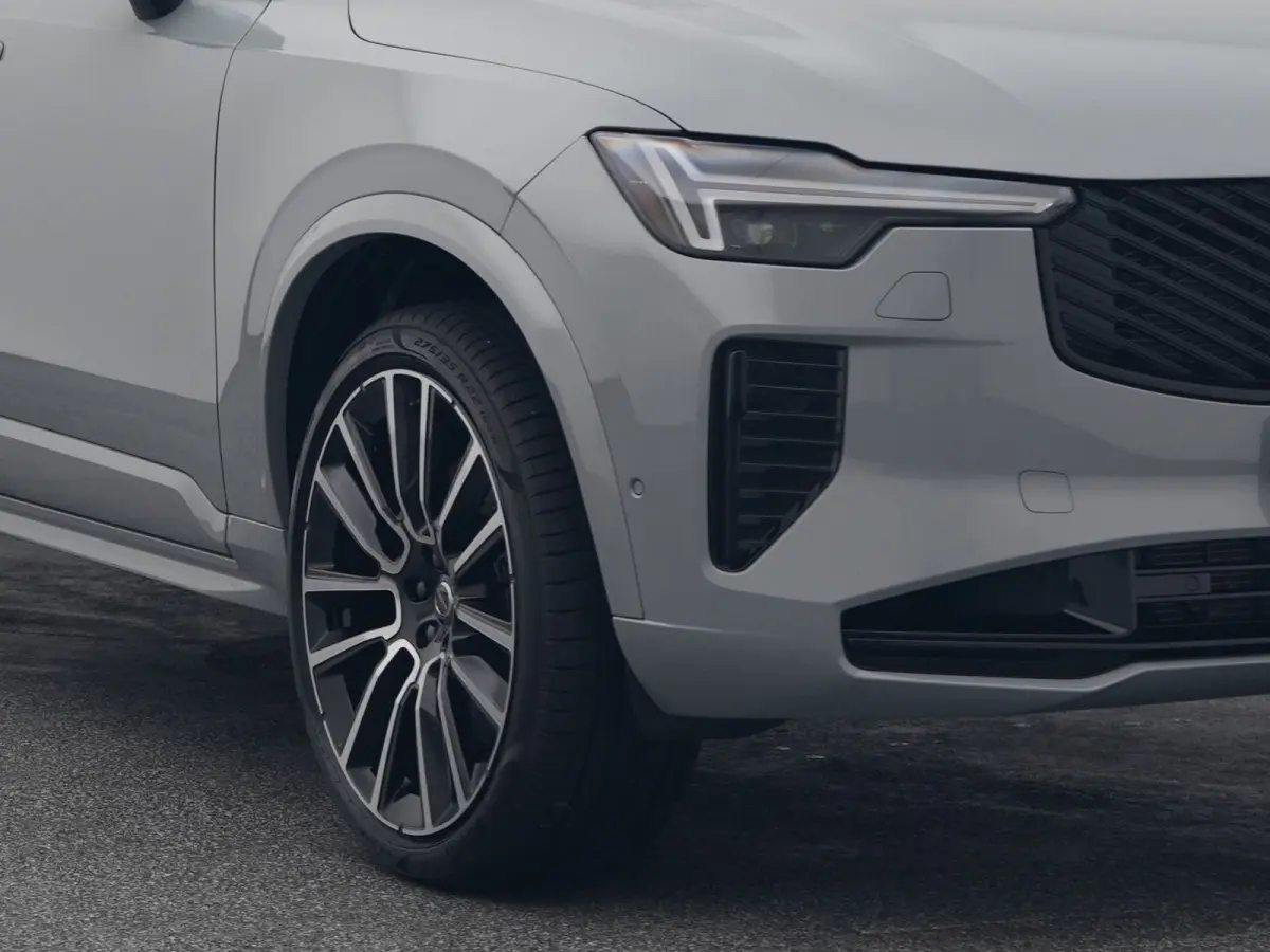 2.0 T8 Plug-in hybrid AWD Ultra Black Edition 7-Pers. |  PANO | 360° | B&W | HUD | ADAPTIVE | LUCHTVERING | STOEL- EN STUURVERW. | STOELMASSAGE | STOELVENT. | TREKHAAK