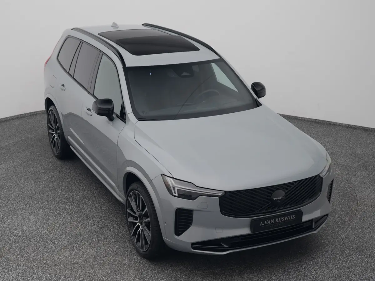 2.0 T8 Plug-in hybrid AWD Ultra Black Edition 7-Pers. |  PANO | 360° | B&W | HUD | ADAPTIVE | LUCHTVERING | STOEL- EN STUURVERW. | STOELMASSAGE | STOELVENT. | TREKHAAK