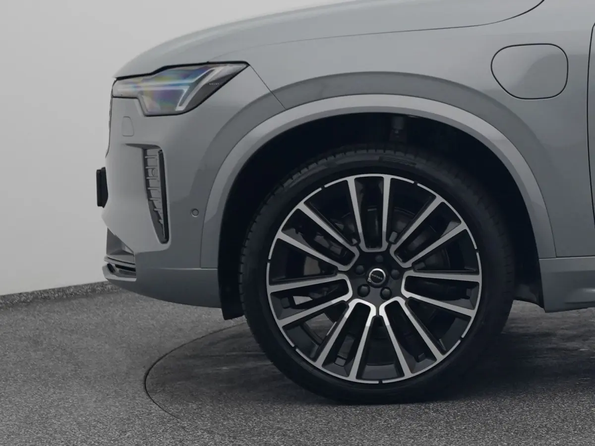 2.0 T8 Plug-in hybrid AWD Ultra Black Edition 7-Pers. |  PANO | 360° | B&W | HUD | ADAPTIVE | LUCHTVERING | STOEL- EN STUURVERW. | STOELMASSAGE | STOELVENT. | TREKHAAK