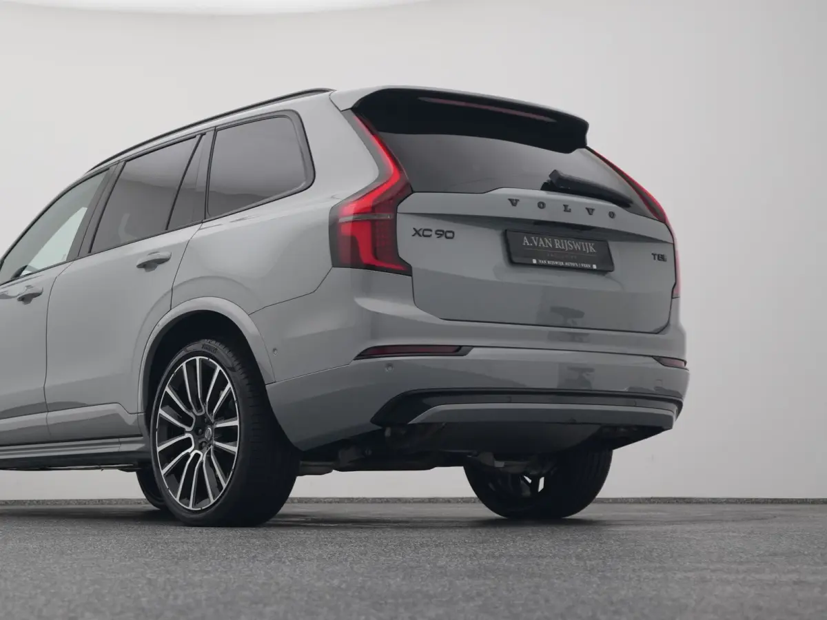 2.0 T8 Plug-in hybrid AWD Ultra Black Edition 7-Pers. |  PANO | 360° | B&W | HUD | ADAPTIVE | LUCHTVERING | STOEL- EN STUURVERW. | STOELMASSAGE | STOELVENT. | TREKHAAK