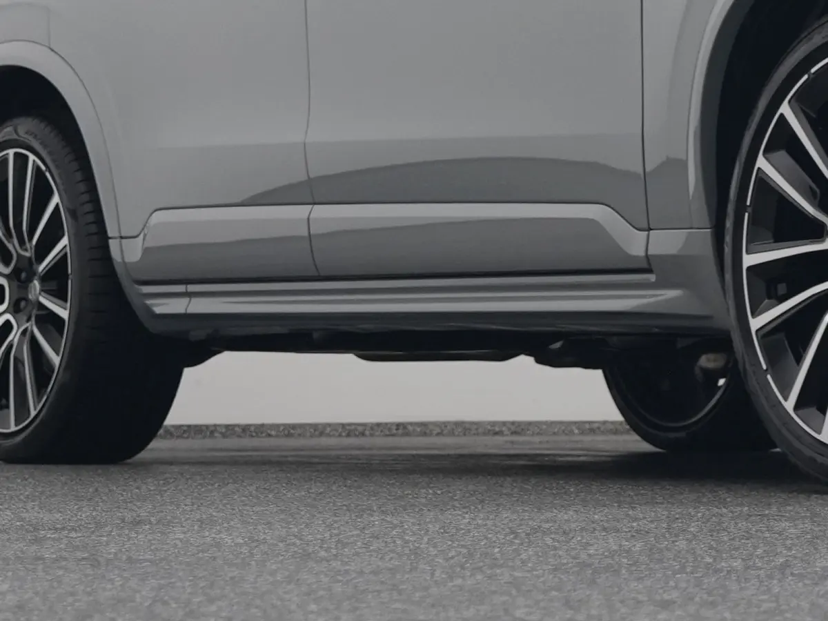 2.0 T8 Plug-in hybrid AWD Ultra Black Edition 7-Pers. |  PANO | 360° | B&W | HUD | ADAPTIVE | LUCHTVERING | STOEL- EN STUURVERW. | STOELMASSAGE | STOELVENT. | TREKHAAK