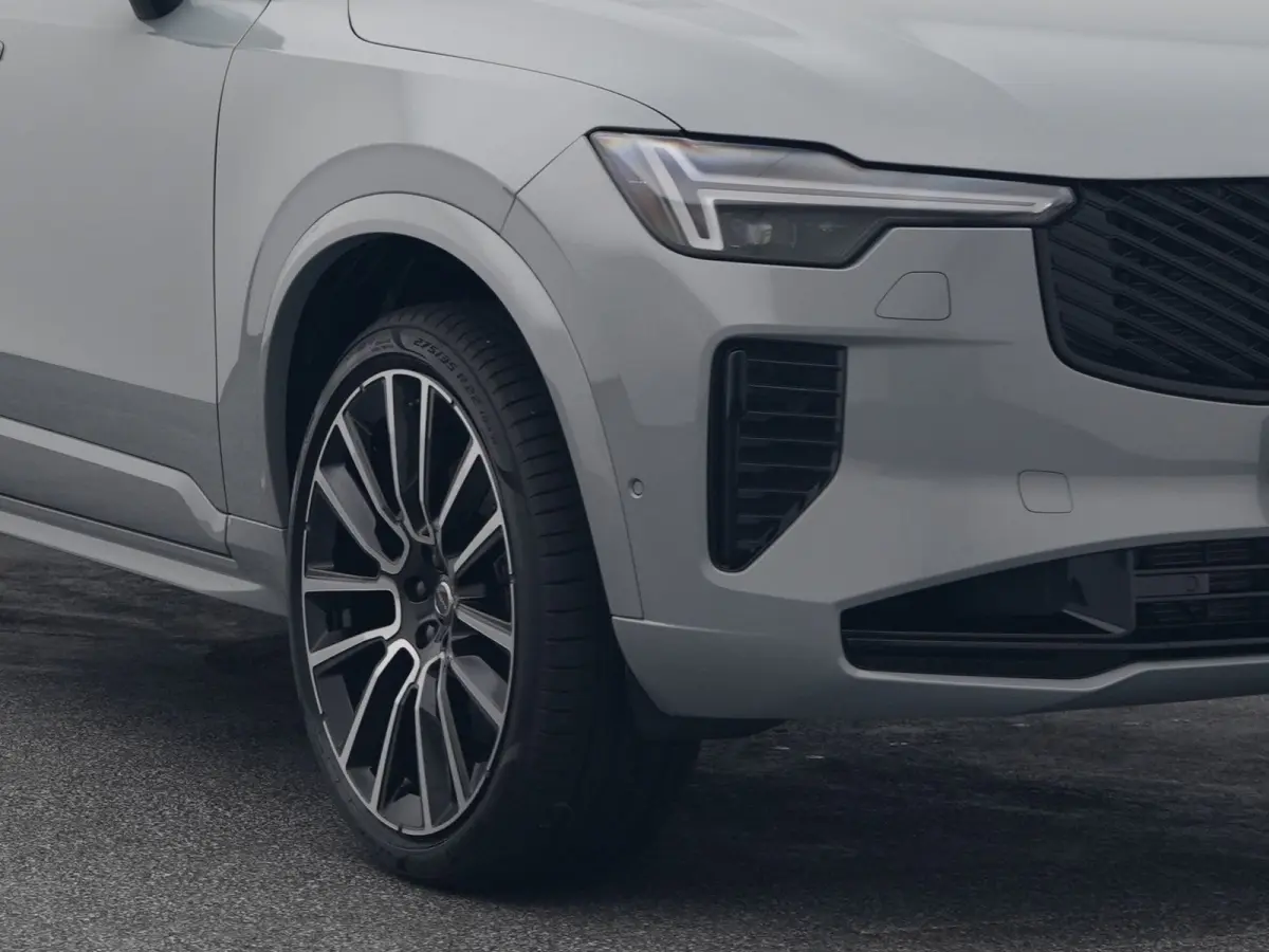 2.0 T8 Plug-in hybrid AWD Ultra Black Edition 7-Pers. |  PANO | 360° | B&W | HUD | ADAPTIVE | LUCHTVERING | STOEL- EN STUURVERW. | STOELMASSAGE | STOELVENT. | TREKHAAK