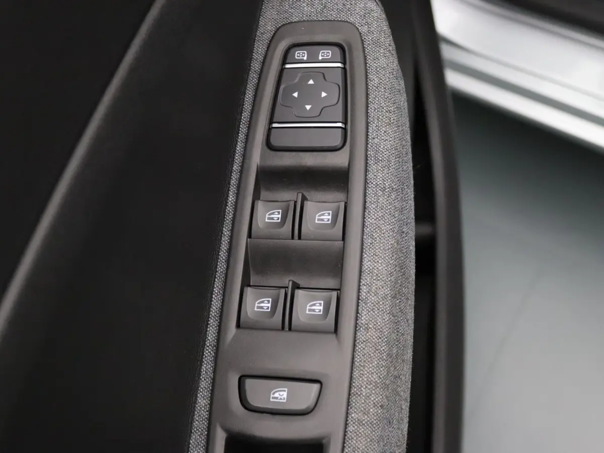 R135 Zen 52 kWh Apple Carplay/Android Auto | Climate