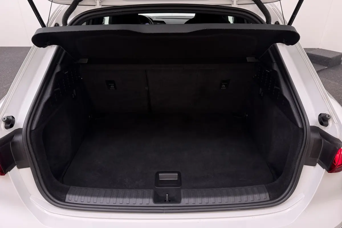 40 204 PK TFSI e Sport 18'LMV Camera S-Line/Sportstoelen #