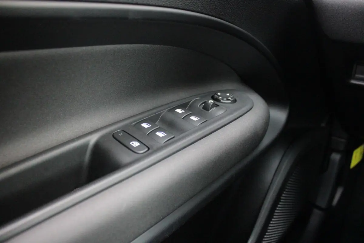 1.2 145PK AUTOMAAT Hybrid IBRIDA TI | TECHNO PACK: (LED MATRIX KOPLAMPEN, DRAADLOZE TELEFOONLADER, DODEHOEK DETECTIE, PARKEERSENSOREN VOOR ACHTER EN ZIJKANT, NAVIGATIE, ELEKTRISCH BEDIENBARE