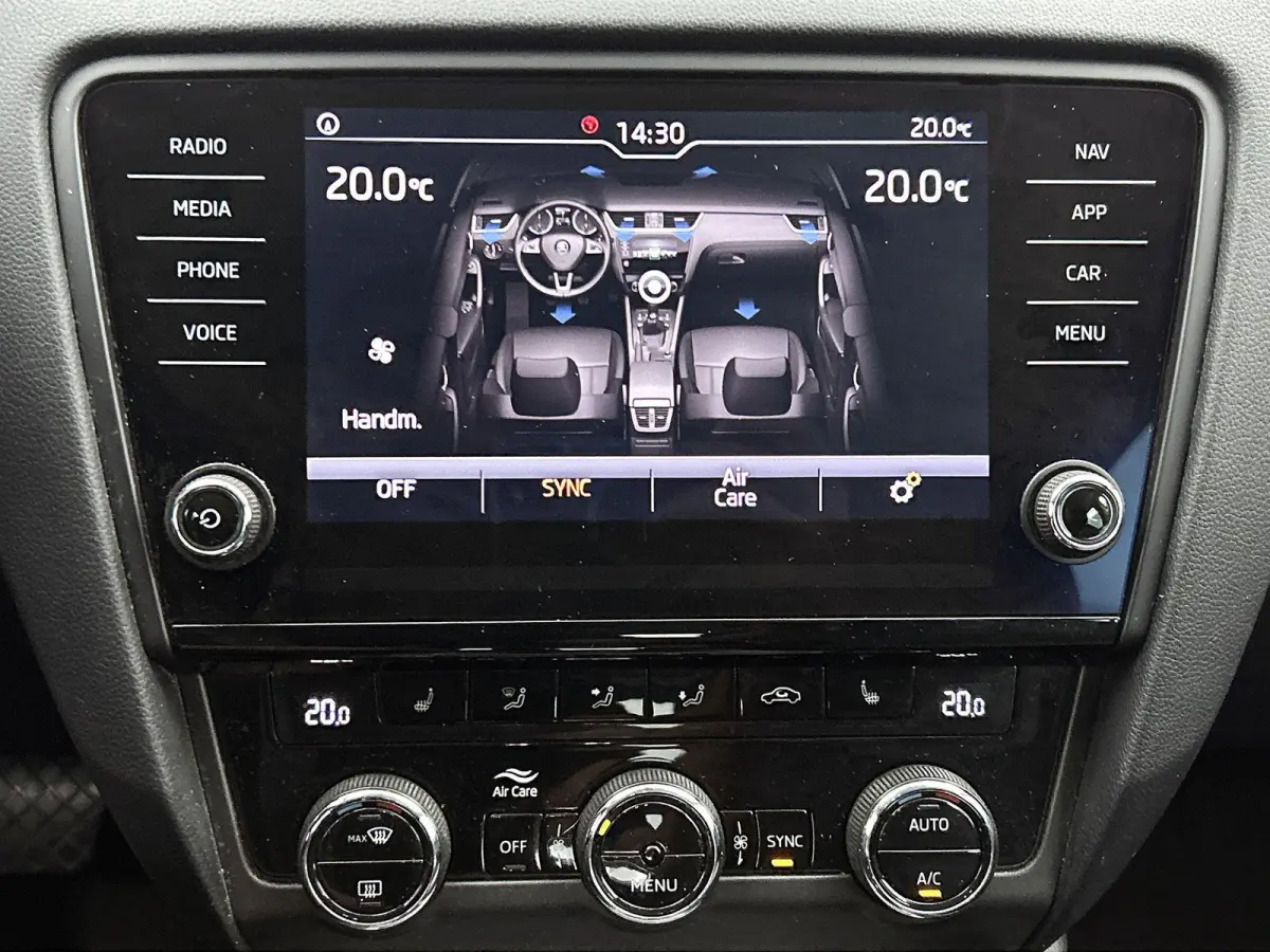1.5 TSI Greentech Business Edition | Apple Carplay / Android Auto | Stoelverwarming | Parkeersensoren | Trekhaak |