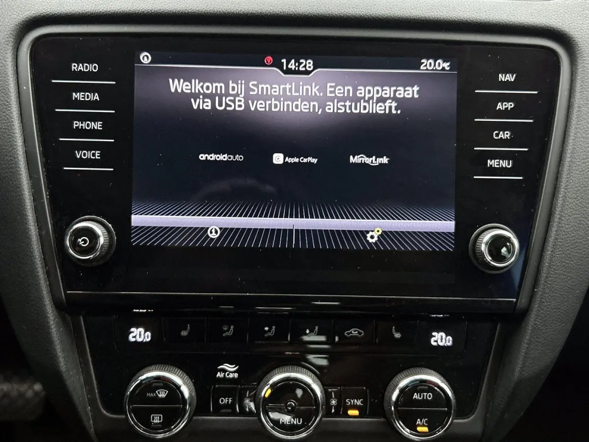 1.5 TSI Greentech Business Edition | Apple Carplay / Android Auto | Stoelverwarming | Parkeersensoren | Trekhaak |