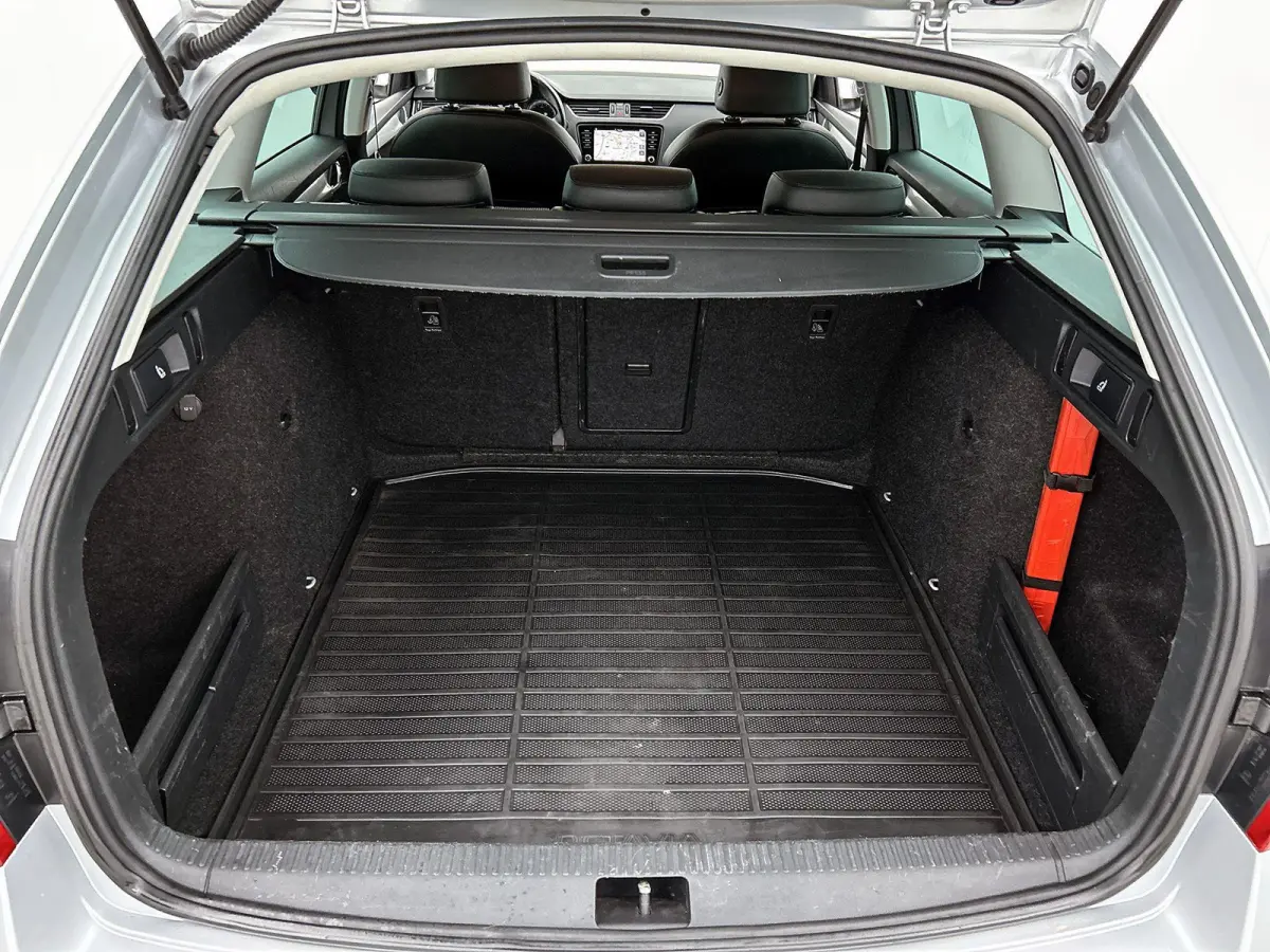 1.5 TSI Greentech Business Edition | Apple Carplay / Android Auto | Stoelverwarming | Parkeersensoren | Trekhaak |