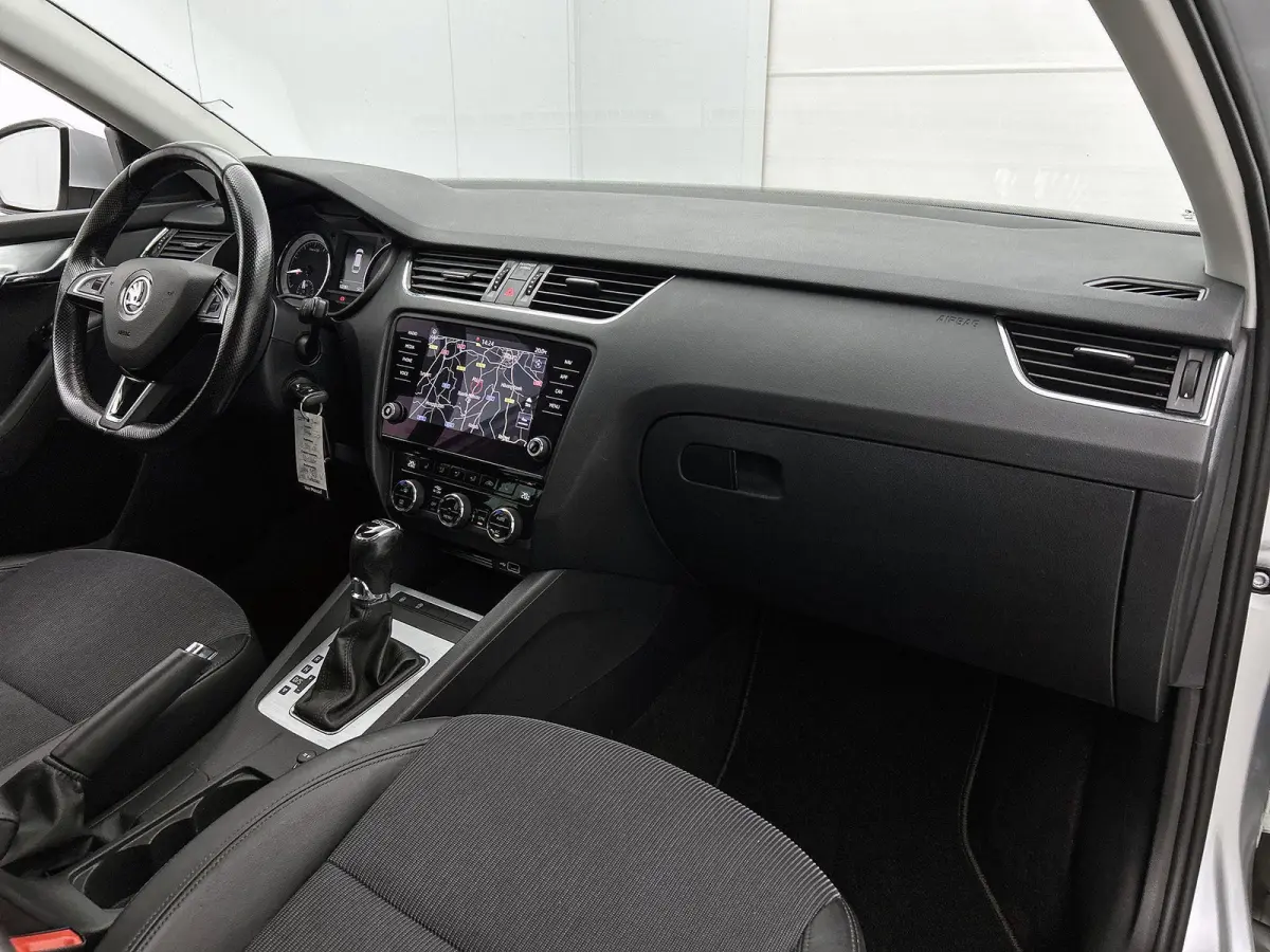 1.5 TSI Greentech Business Edition | Apple Carplay / Android Auto | Stoelverwarming | Parkeersensoren | Trekhaak |