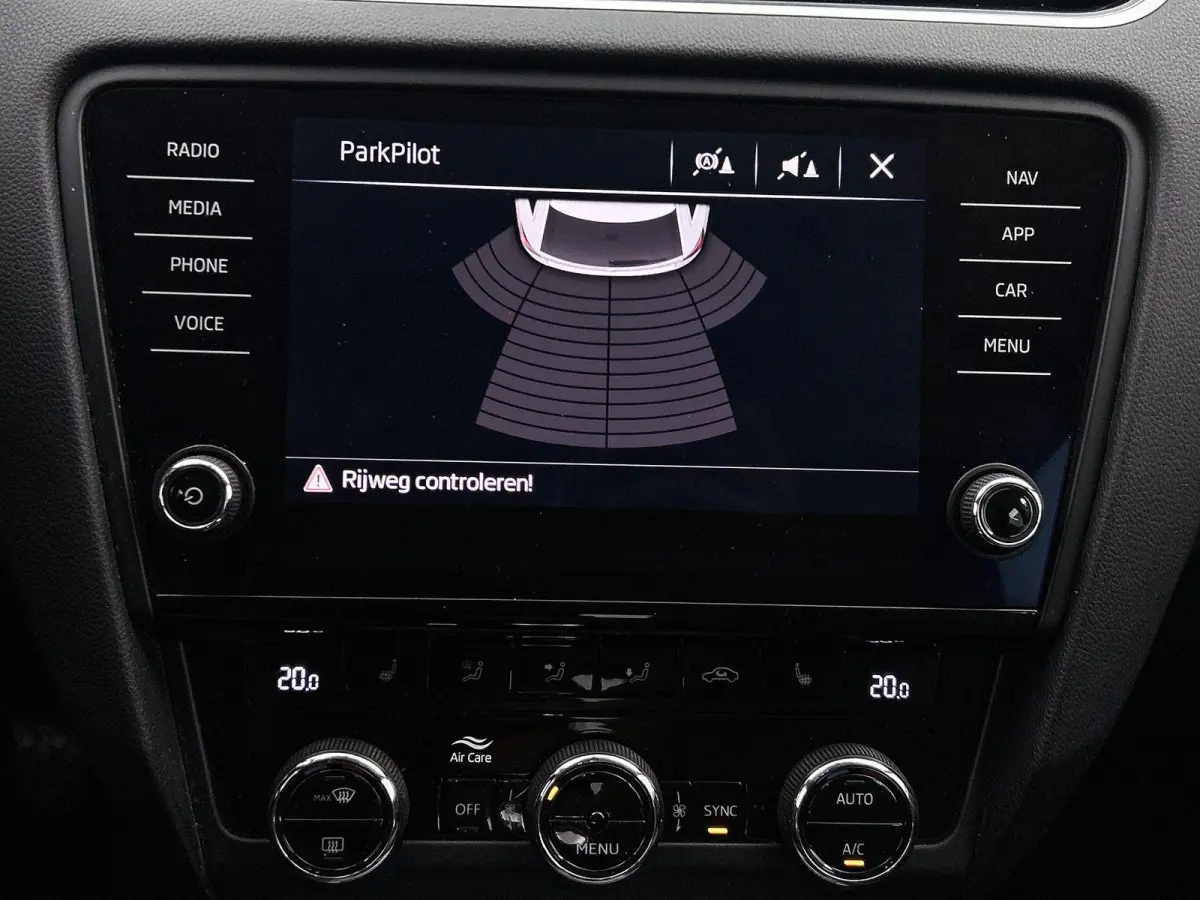 1.5 TSI Greentech Business Edition | Apple Carplay / Android Auto | Stoelverwarming | Parkeersensoren | Trekhaak |