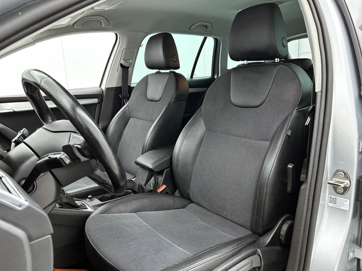 1.5 TSI Greentech Business Edition | Apple Carplay / Android Auto | Stoelverwarming | Parkeersensoren | Trekhaak |