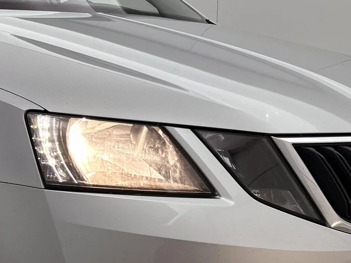 1.5 TSI Greentech Business Edition | Apple Carplay / Android Auto | Stoelverwarming | Parkeersensoren | Trekhaak |