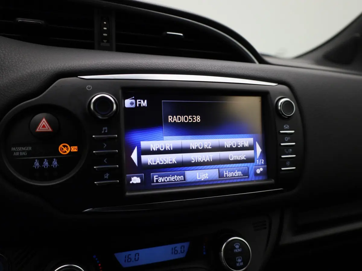 1.5 Hybrid Design Red | Automaat | Achteruitrijcamera | Climate Control |