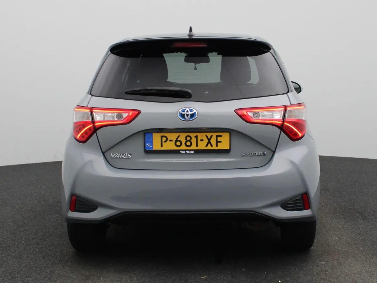 1.5 Hybrid Design Red | Automaat | Achteruitrijcamera | Climate Control |