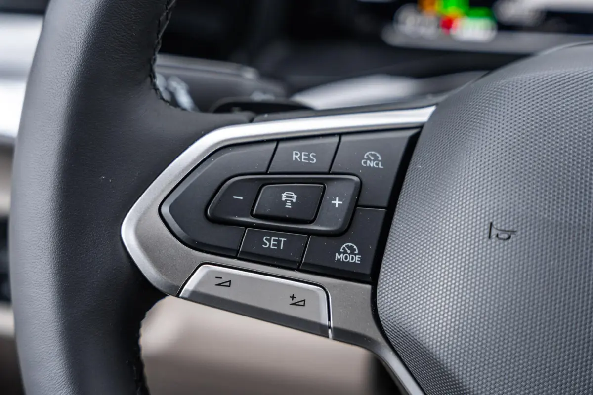 1.5 eHybrid 245pk L2 Bulli Edition | Panoramadak | Trekhaak | Leder | Harman Kardon | Adaptief Onderstel