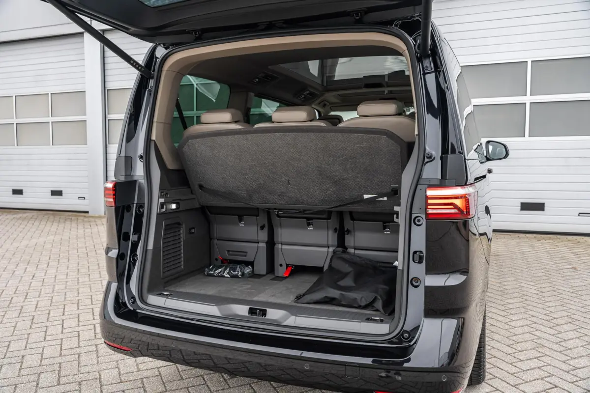 1.5 eHybrid 245pk L2 Bulli Edition | Panoramadak | Trekhaak | Leder | Harman Kardon | Adaptief Onderstel