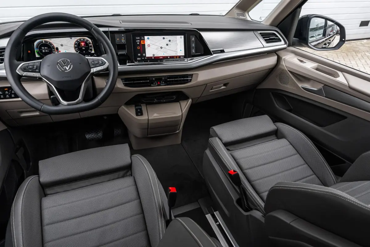 1.5 eHybrid 245pk L2 Bulli Edition | Panoramadak | Trekhaak | Leder | Harman Kardon | Adaptief Onderstel