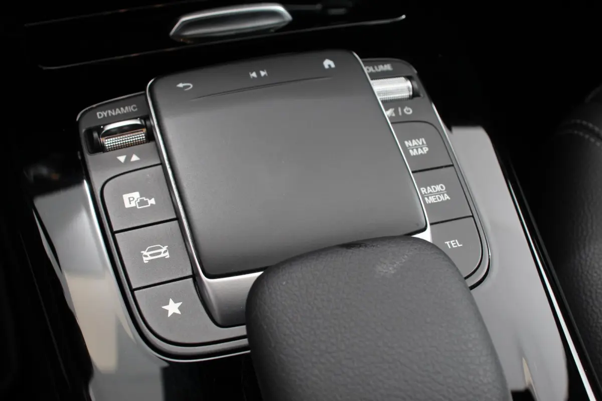 180 Progressive 7-DCT Navigatie Climate Control Virtual Cockpit Stoelverwarming 17" Lichtmetalen velgen Parkeer sensoren Cruise Control