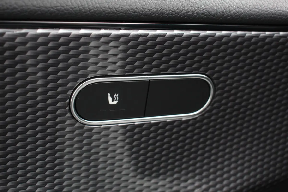 180 Progressive 7-DCT Navigatie Climate Control Virtual Cockpit Stoelverwarming 17" Lichtmetalen velgen Parkeer sensoren Cruise Control