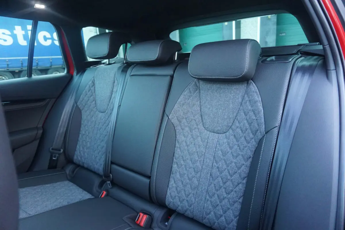 1.5 TSI 150pk DSG MHEV Business Edition Plus | Panoramadak | Black Pakket | Trekhaak