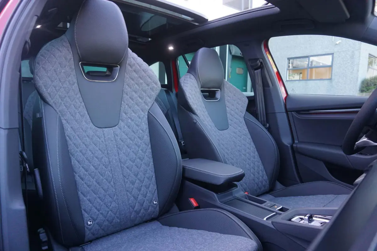 1.5 TSI 150pk DSG MHEV Business Edition Plus | Panoramadak | Black Pakket | Trekhaak