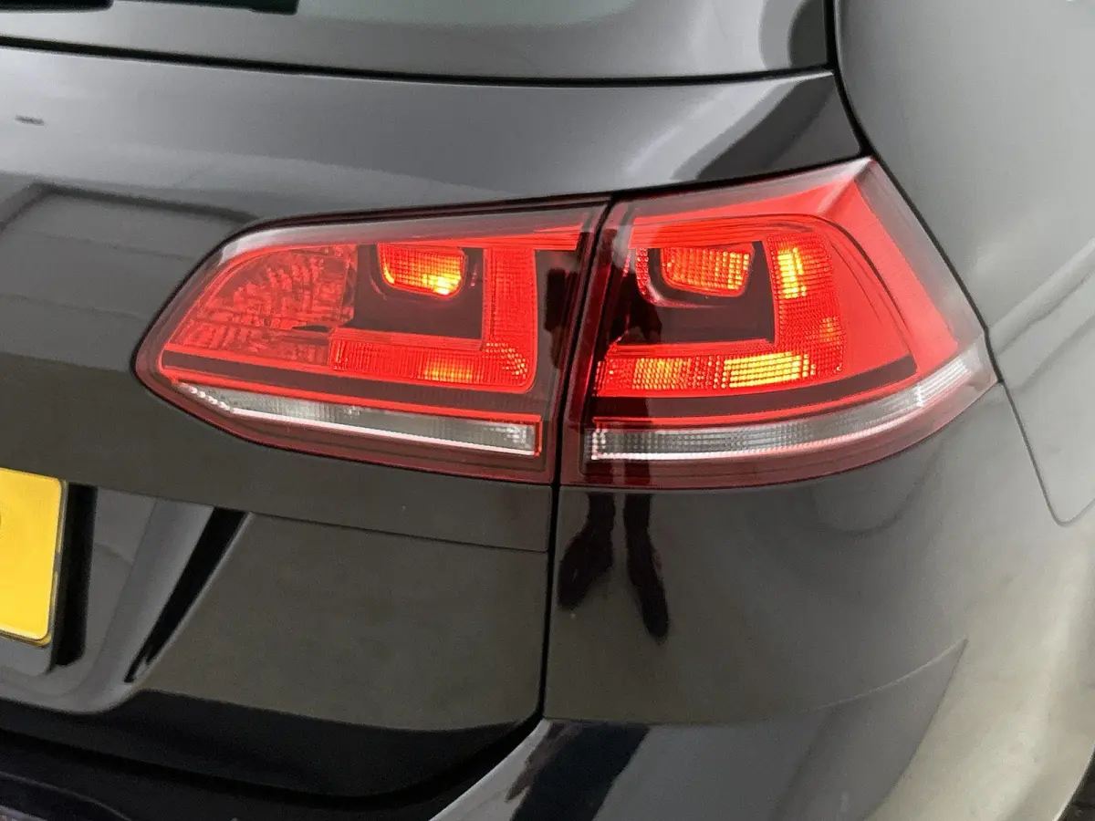 1.4 TSI ACT Connected Series | Achteruitrijcamera | Parkeersensoren | Stoelverwarming | Trekhaak |