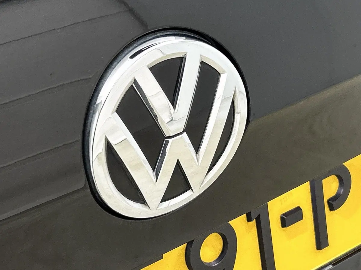 1.4 TSI ACT Connected Series | Achteruitrijcamera | Parkeersensoren | Stoelverwarming | Trekhaak |