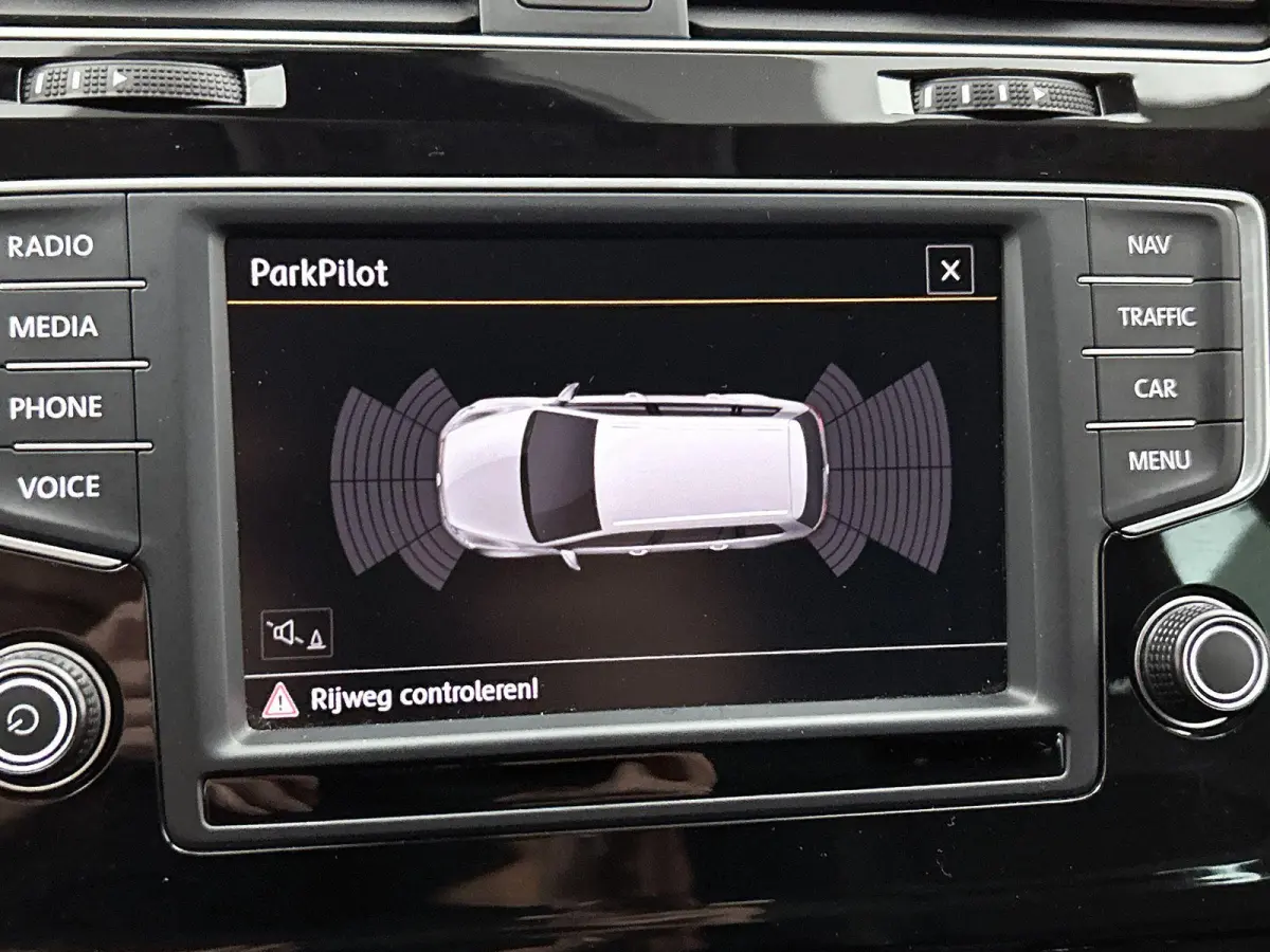 1.4 TSI ACT Connected Series | Achteruitrijcamera | Parkeersensoren | Stoelverwarming | Trekhaak |